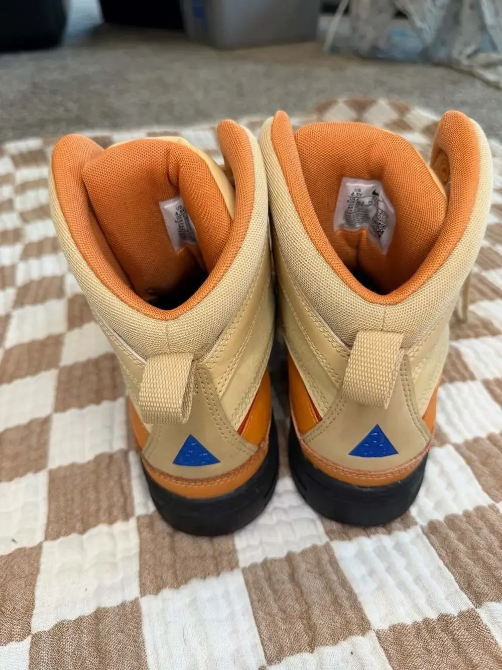Nike ACG Woodside 2 Size 4.5Y Golden Moss Orange Boots